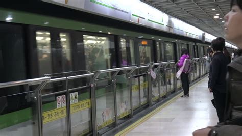 Shanghai hongqiao railway station, station map, station layout, metro line, bullet trains to beijing as you can see, shanghai hongqiao railway station is a long distance from the main city districts of so please allow enough time if you are going to take the train at this station. Time Lapse: Crowded Metro Station In Shanghai, China ...