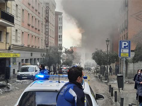 «explosion hoy en puerto de beirut. Fuerte explosión en Madrid: confirman tres muertos | BAE ...