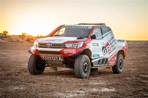 Toyota Hilux Dakar Contenders Revealed Motor