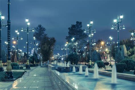 Turkmenistan Ashgabat Monumento Del Indicador Nacional Foto De