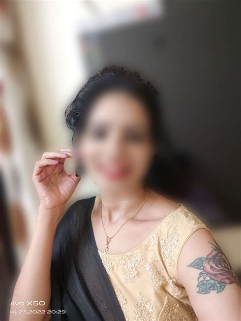 Roopafor Cam Show And Real Meet Indian Adult Performer In Bangalore