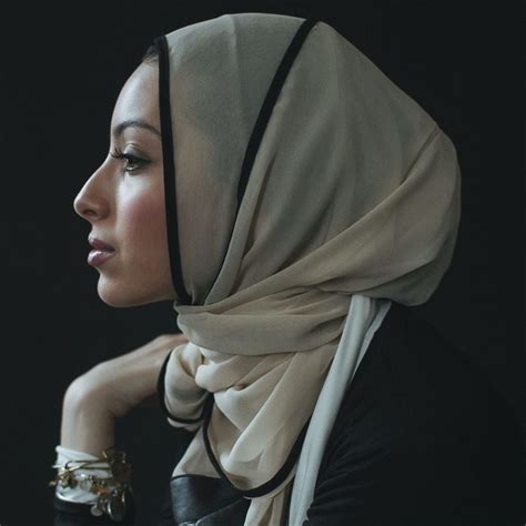 America’s First Reporter In A Hijab Noor Tagouri Huffpost