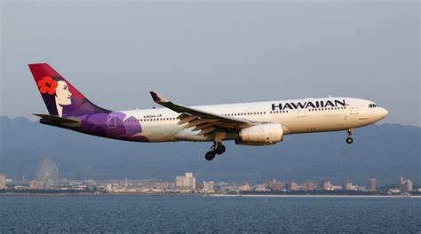 Hawaiian Airlines Flight Attendants Voice Coronavirus Concerns Urge
