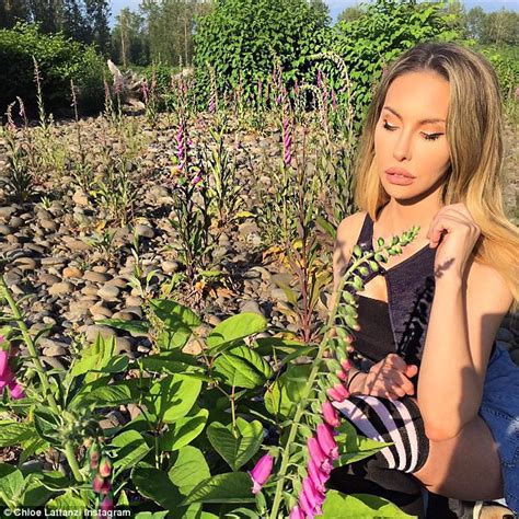 Busty Chloe Lattanzi Shared A Worrying Instagram Post Daily Mail Online
