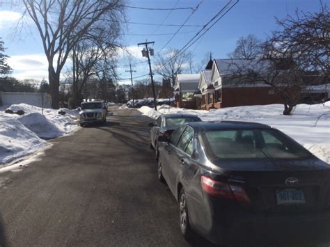 Neighbor Parked Cars Pinching East Maple Street So Much Its Become
