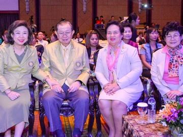 Jun 09, 2021 · ฟุตซอลทีมชาติพ้นการกักตัว ยกคณะเข้าขอบคุณ ดร.ก้องศักด ยอดมณี ผู้ว่า กกท.ที่มีส่วนสนับสนุนให้ทีมประสบความสำเร็จ พร้อมรับอัดฉีดก้อนแรก 1.3. ภาพข่าว - 100 ปีชาตกาล ดร.เทียม โชควัฒนา สร้างคุณธรรมให้สังคม