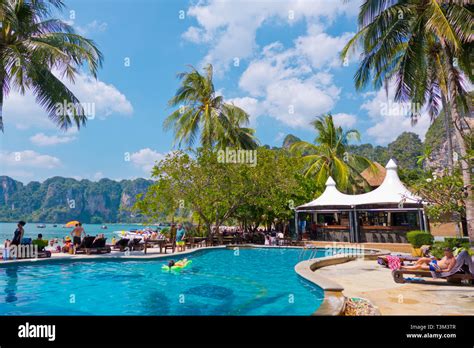 Railay Bay Thailand Hi Res Stock Photography And Images Alamy