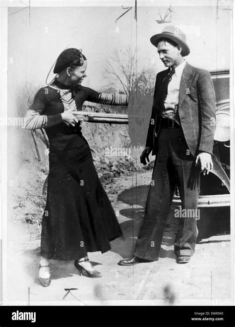 Bonnie Parker And Clyde Barrow 1933 Stock Photo Alamy