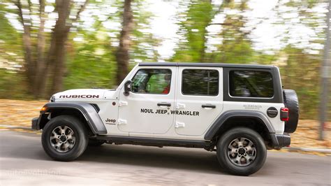 Could a gladiator 392 be next? Jeep Challenges 2021 Ford Bronco With Wrangler "392" HEMI V8 Engine Option - autoevolution