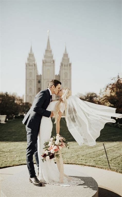 20 Most Epic Wedding Kiss Photos Of All Time Deer Pearl Flowers