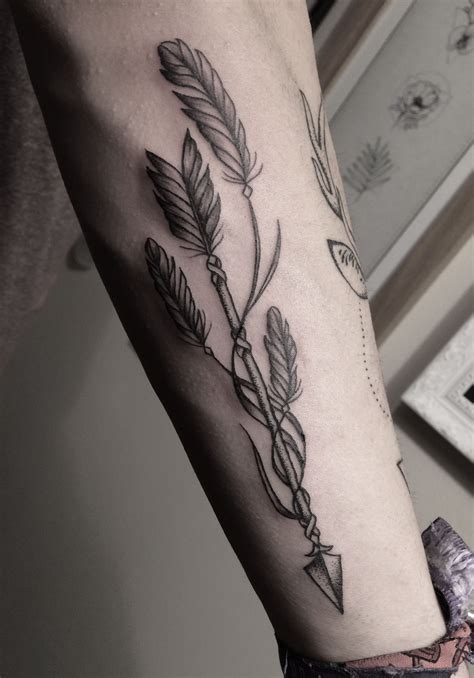 Arrow And Feathers Tattoo Tatuagem De Flecha Tatuagens De Setas Tatuagem
