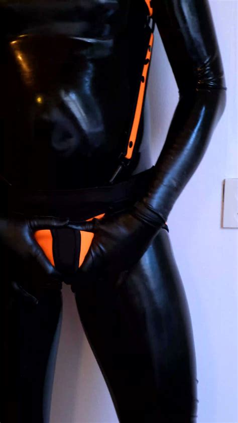 Pup Drone On Twitter Wanna Hold It Gear By Mrsleather Latex Rubber Bulge Nsfw Https T