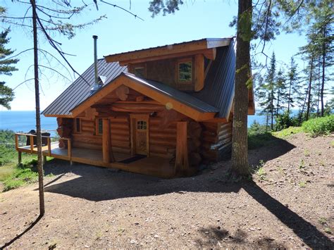 For a getaway from the bustling of the city and a private escape, the cabins on the north shore of minnesota are a perfect choice. Pin by Ed Worden on North shore Minnesota | House styles ...