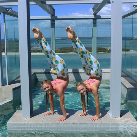2 Person Yoga Poses Rybka Twins Pinterest Kalaninobleza Insta