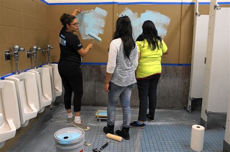 Chicago Students Find Bathrooms Disgusting So They Get To Work