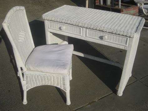 White wicker bedroom furniture exudes a fresh, crisp and clean. UHURU FURNITURE & COLLECTIBLES: SOLD - Wicker Bedroom ...