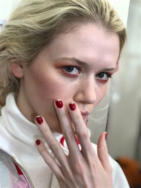 5 Manicure Trends Spotted On The Runways At Fashion Week Fallwinter