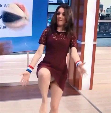 Pin By Tim Reeve On Laura Tobin Weather Girl Itv Weather Girl Fashion Short Sleeve Dresses