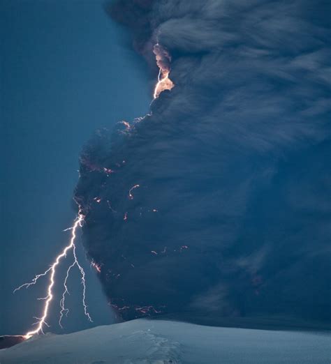 Efuu6fen Iceland Volcano Lightning Pictures