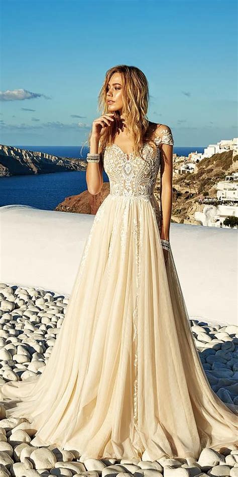 Ivory Wedding Dresses 12 Styles That Must Have For Brides Ivory