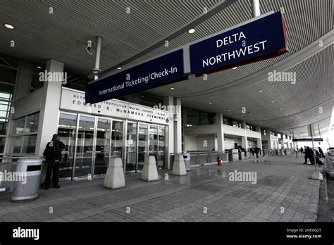 The Mcnamara Terminal Where Delta And Northwest Airlines Flights Depart