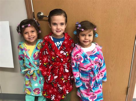 Kle Students Dress Up For 100th Day Of School Photo Gallery