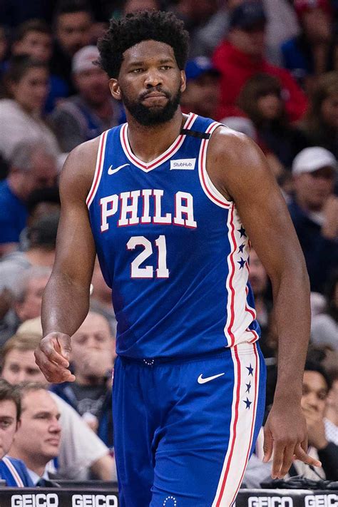 76ers Joel Embiid Suffers Gruesome Finger Dislocation During Game