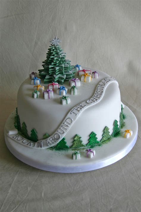 Christmas celebrations without a cake would be incomplete. 50 Creative Christmas Cakes Too Cool to Eat - Hongkiat