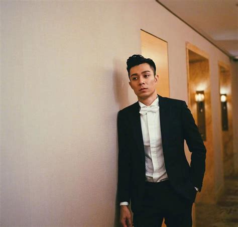 Jun 27, 2021 · 舒文指rock和gin lee合唱欠交流，只獲11盞燈。之後hugo、導師周柏豪以《甘心替代你》出戰，評判團同樣給hugo11盞燈的分數，在「二選一」下，最終rock以13比12險勝，激動落淚。 成熟男神周柏豪帅气写真,高清图片-壁纸族