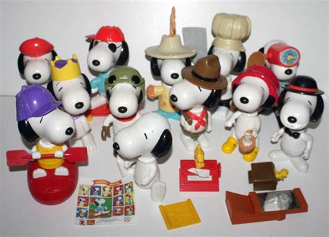 Magical, meaningful itemsyou can't find anywhere else. McDonald's Happy Meal Toys March 2000 - Peanuts Snoopy ...