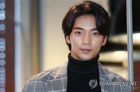 S Korean Actor Hwang Hee Yonhap News Agency