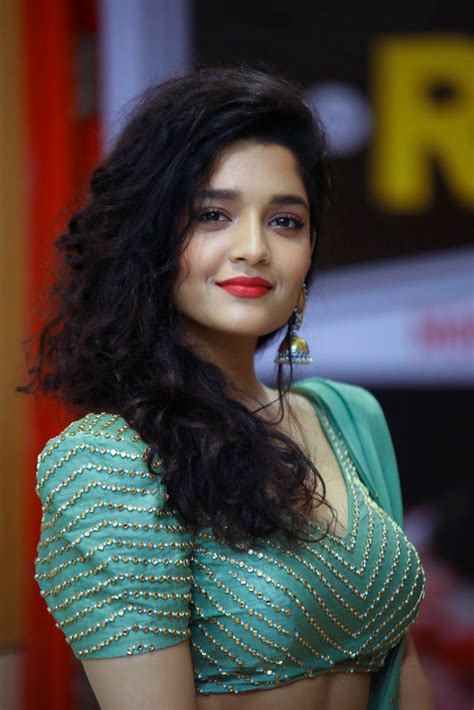 Beauty Galore Hd Ritika Singh Sexy New Look Captures Everybody Look At Neevevaro Movie Success