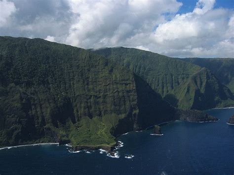 Kalaupapa Cliffs On The Hawaiian Island Of Molokai Highest Sea