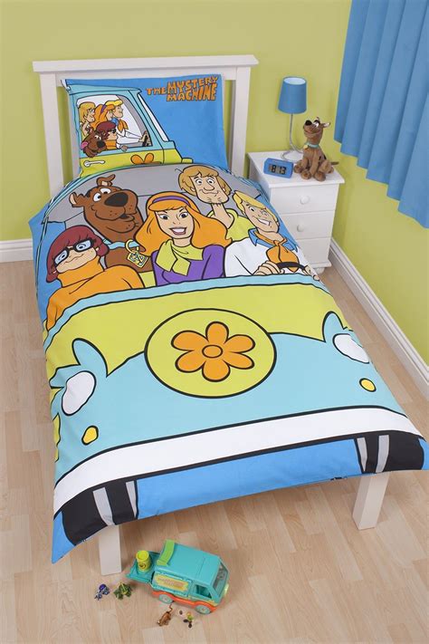 I know all of us have once loved a good story with mystery and ghosts and there's no other cartoon character more famous for being scared of them than. scooby doo | Scooby Doo Bedding - Mystery Reversible ...