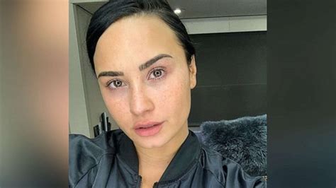 Demi Lovato Shows Off Barefaced Selfie Proud Of My Freckles Proud Of