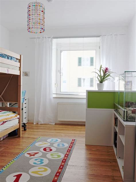 Nach feng shui regeln sollte es mit möglichst wenig metallteile und am besten auch mit keiner federkernmatratze ausgestatten sein wegen deren starken magnetischen ankopplung. Feng Shui im Kinderzimmer - Krafträume - Architektur und ...