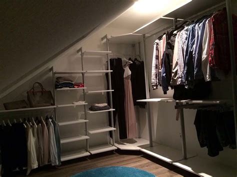 Schrankrahmen mit ein oder zwei fronttüren, rückwand, montageplatte, dachblech, geteilten bodenblechen. Schranksysteme für Dachschräge | Schrank dachschräge ...