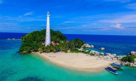 Ada pantai kenjeran lama dan pantai kenjeran baru. 10 Foto Pantai Terindah di Indonesia Desember-2020 Daftar ...