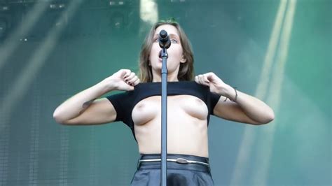 Tove Lo Braless Thefappening