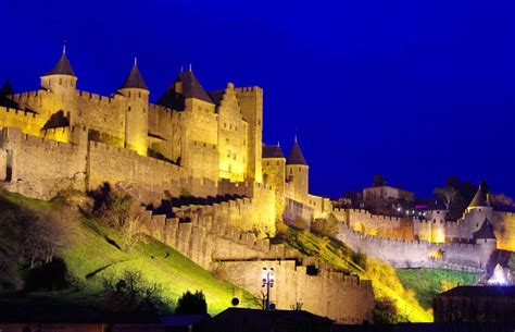 Carcassonne is a french fortified city in the department of aude, in the region of occitanie. Must-sees - The city of Carcassonne - Campsites Sirène Holidays