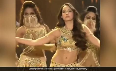 Nora Fatehi Belly Dance On Dilbar Song In Golden Dress Actress Video