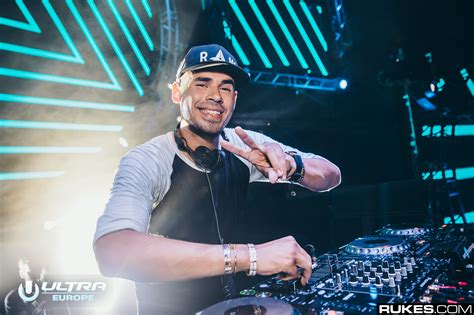 Afrojack's Mom Spotted Getting Down to His UMF Radio Set [WATCH] | Your EDM