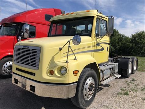 Used 2000 Freightliner Fl112 For Sale In Defiance Oh 43512