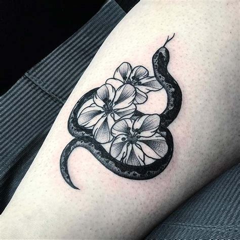 By now you already know that, whatever you are if you're still in two minds about flower snake and are thinking about choosing a similar product, aliexpress is a great place to compare prices and sellers. 43 Bold and Badass Snake Tattoo Ideas for Women | Page 2 ...