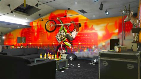 Gta V Customizing The New Motorcycles Clubhouse Youtube