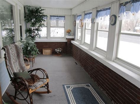 There are a number of different types of porch and which one you are able to build will depend to a large extent on how. Cozy and Small Enclosed Porch Decorating Ideas