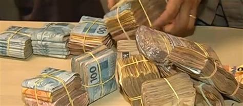 Além disso, o presidente do bradesco, disse que o next já tem 1 milhão de clientes, mas a previsão do banco digital é chegar a 1,5 milhão até o fim do ano. Polícia encontra R$ 1,3 milhão dentro de carro em ...