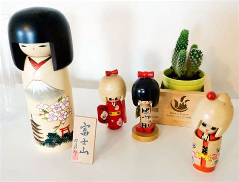 When visiting japan, there are tons of souvenirs for you to buy. The Best Souvenirs to Buy in Japan | Japan, Souvenir ...