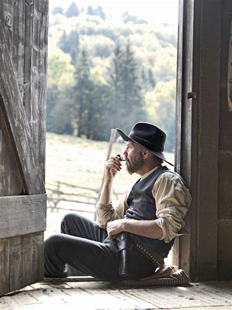 Tra le sciatrici italiane più vincenti della storia, vanta ben 15 podi in coppa del mondo e 3 medaglie olimpiche. Henry's Western Round-up: COSTNER'S 'HATFIELD' ON MEMORIAL DAY