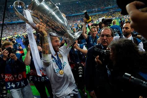 E' iniziato il sorteggio dei gironi di champions league 2019: Champions 2018-19, sorteggio gironi 30 agosto: fasce ...